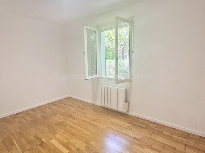 Image No.10-4 Bed House for sale