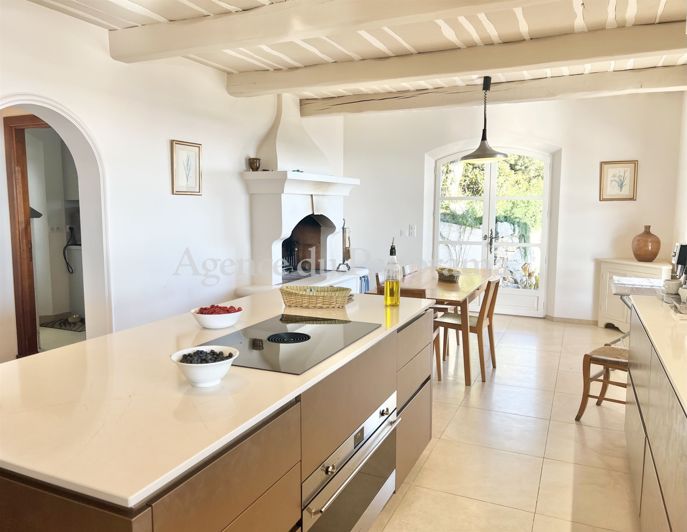 Image No.2-6 Bed House for sale