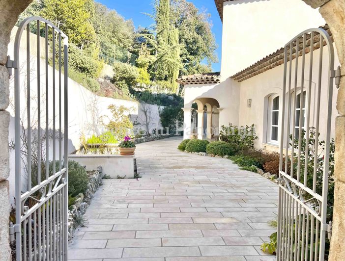 Image No.9-6 Bed House for sale