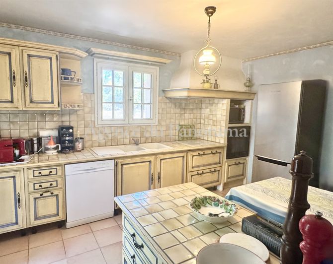 Image No.7-3 Bed House for sale
