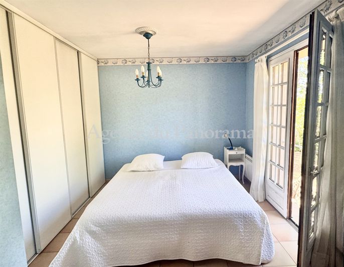 Image No.9-3 Bed House for sale
