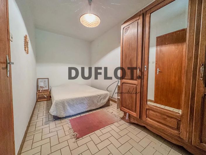 Image No.10-3 Bed House for sale
