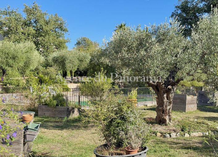 Image No.18-4 Bed House for sale