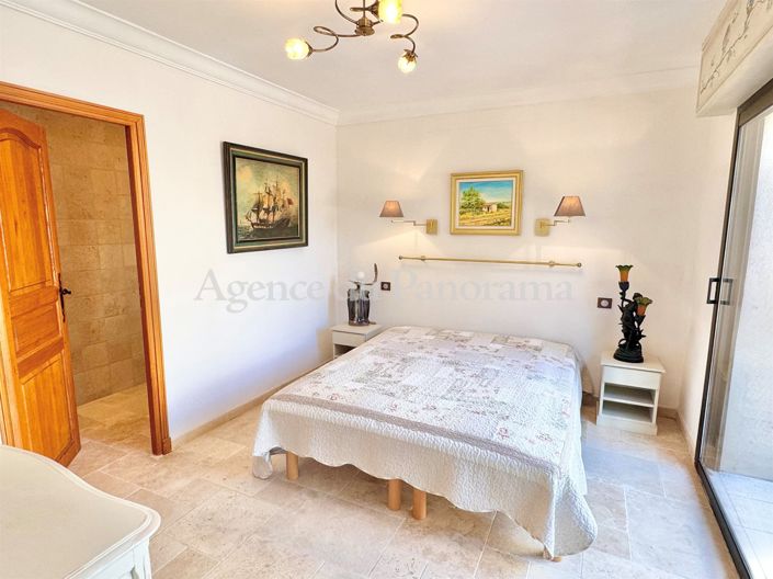 Image No.20-4 Bed House for sale