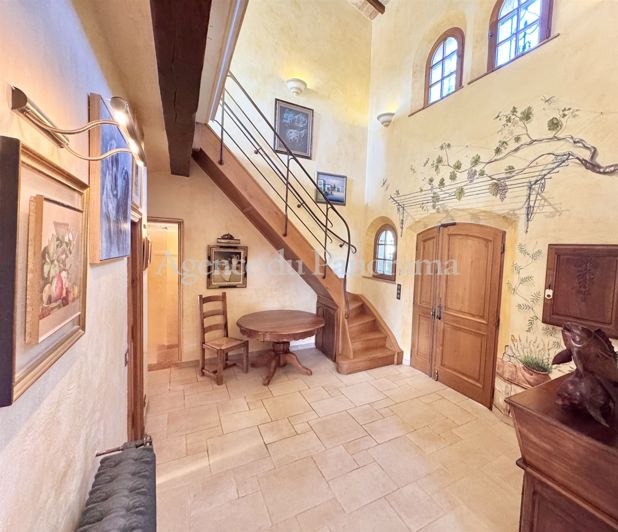 Image No.8-4 Bed House for sale