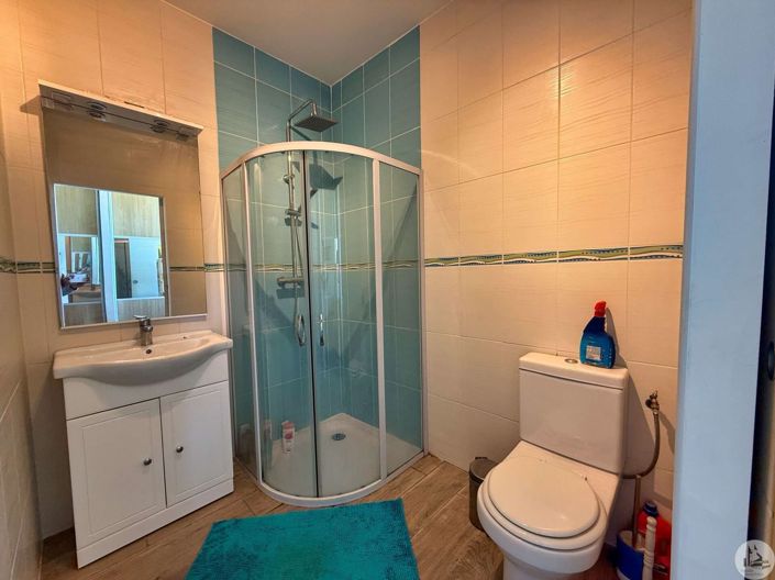 Image No.18-5 Bed House for sale