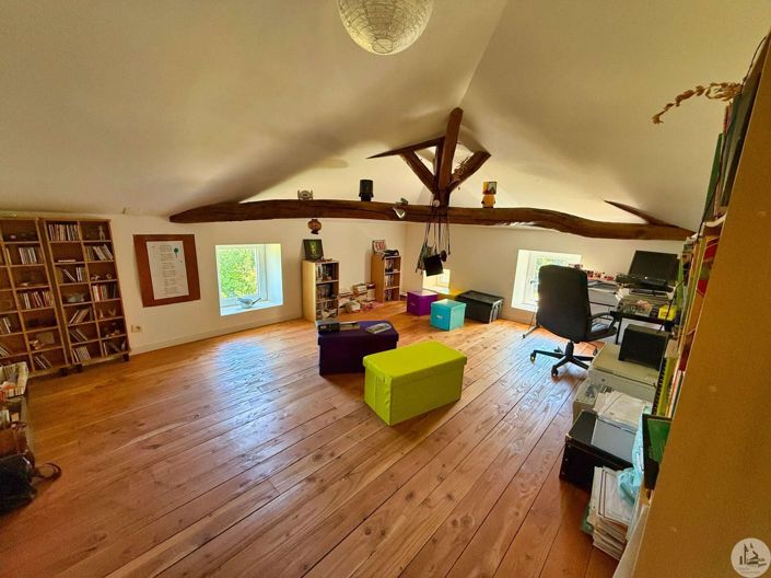 Image No.24-5 Bed House for sale