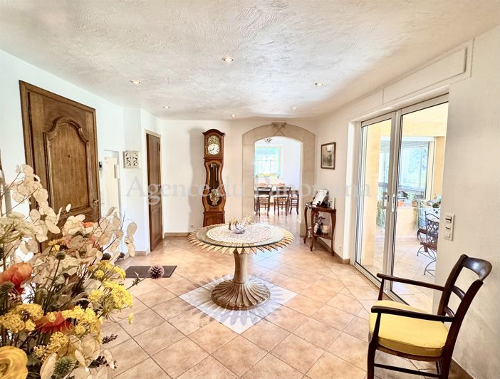 Image No.9-4 Bed House for sale