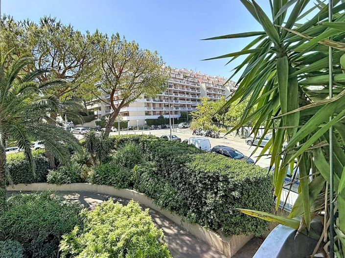 Image No.22-3 Bed Apartment for sale