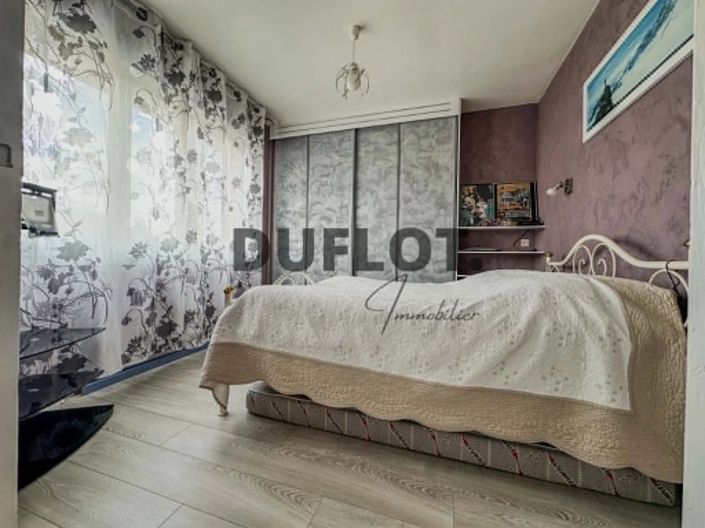Image No.17-3 Bed House for sale