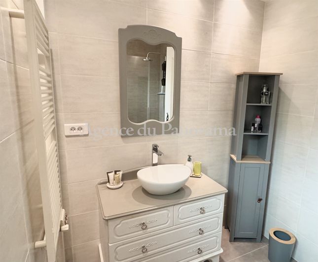 Image No.20-4 Bed House for sale