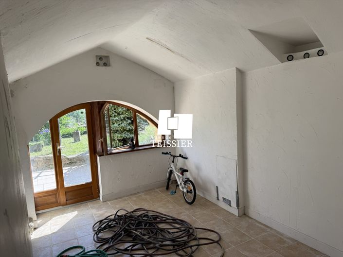 Image No.30-5 Bed House for sale