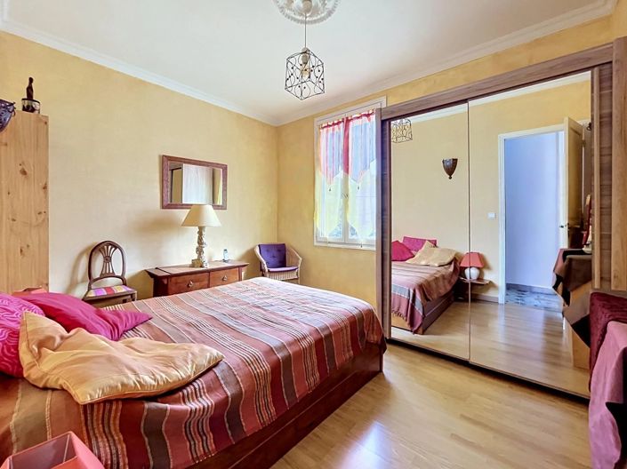 Image No.21-3 Bed House for sale