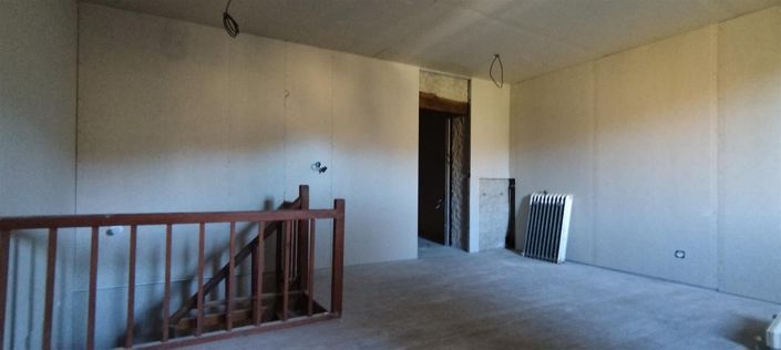 Image No.15-7 Bed House for sale