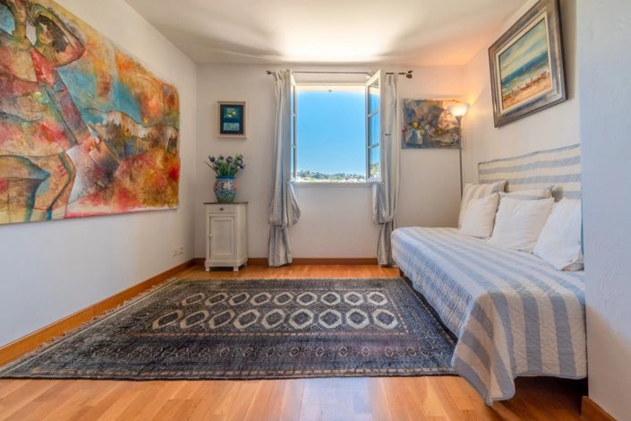 Image No.19-4 Bed House for sale