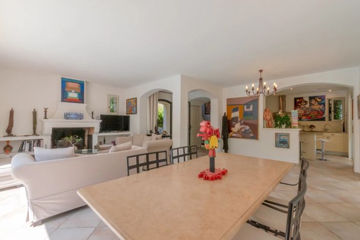 Image No.8-4 Bed House for sale