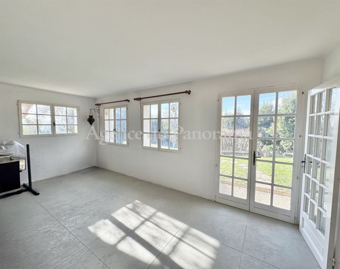 Image No.20-3 Bed House for sale