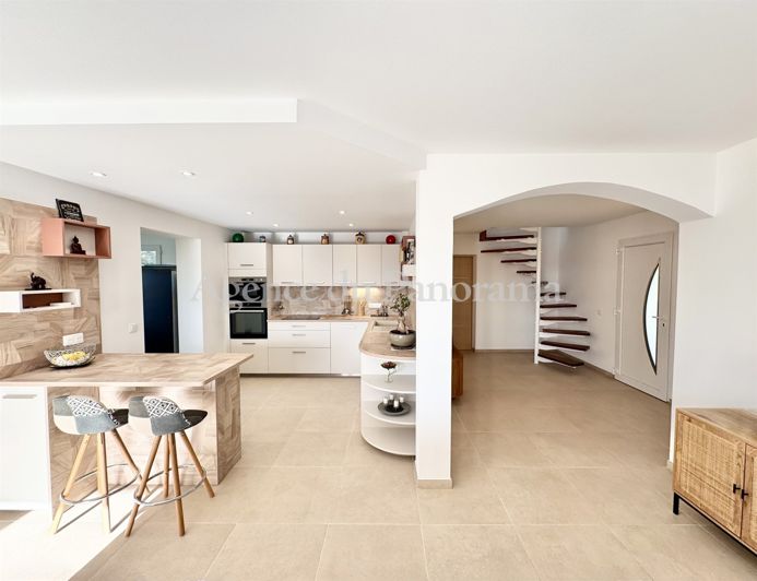Image No.3-3 Bed House for sale