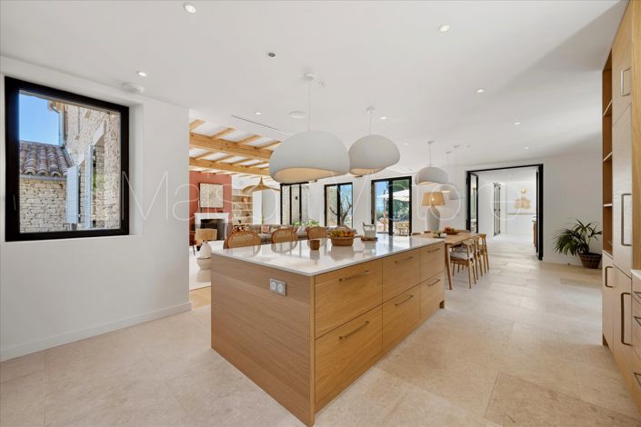 Image No.16-5 Bed House for sale