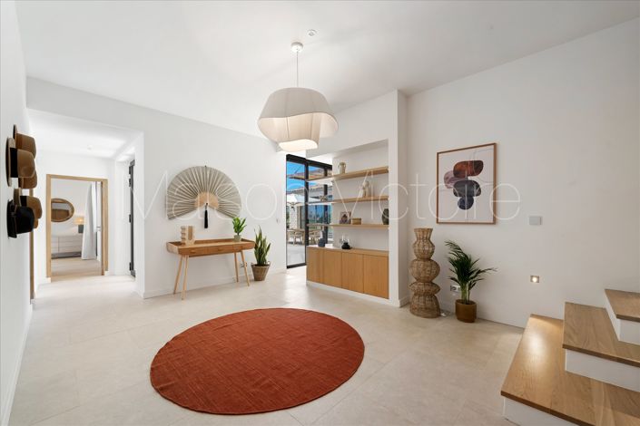 Image No.17-5 Bed House for sale