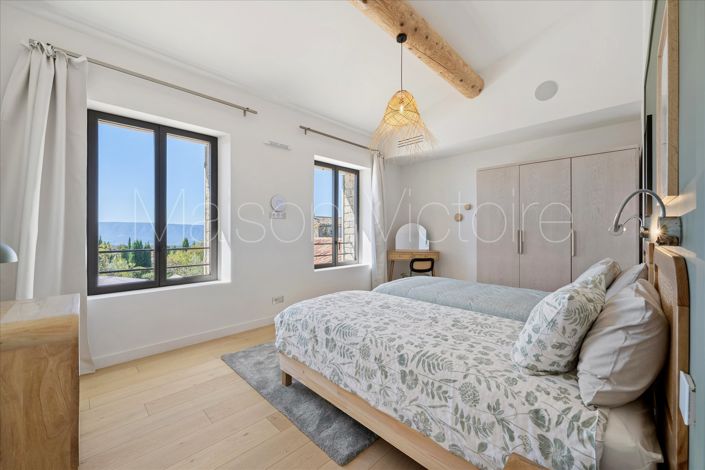 Image No.24-5 Bed House for sale