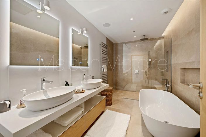 Image No.27-5 Bed House for sale
