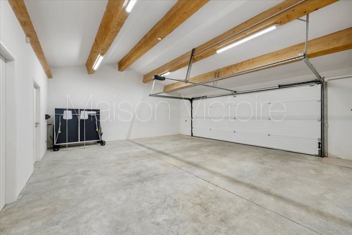 Image No.30-5 Bed House for sale