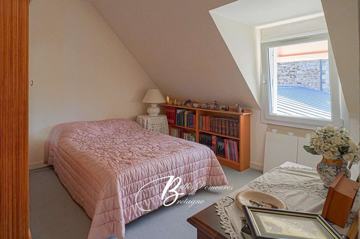 Image No.17-4 Bed House for sale