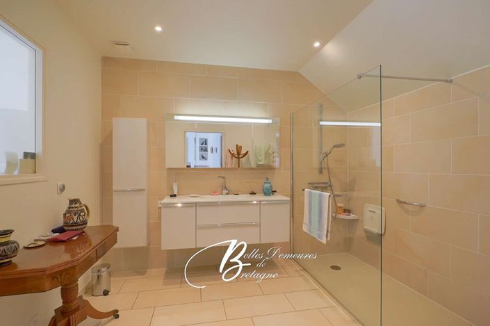 Image No.9-4 Bed House for sale
