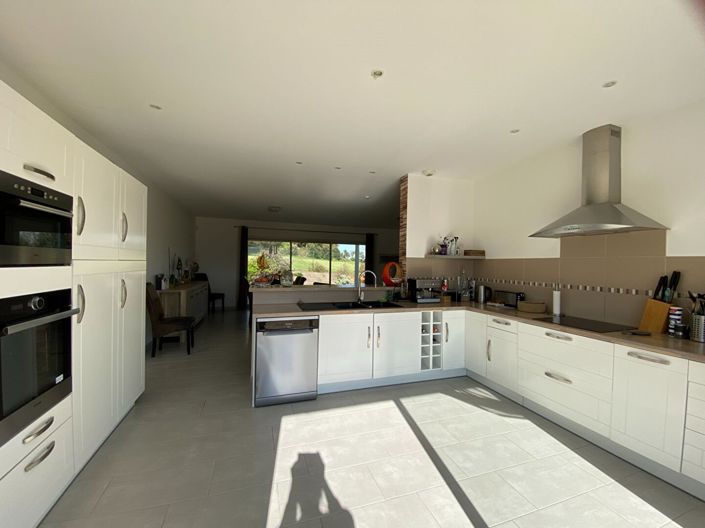 Image No.10-4 Bed House for sale
