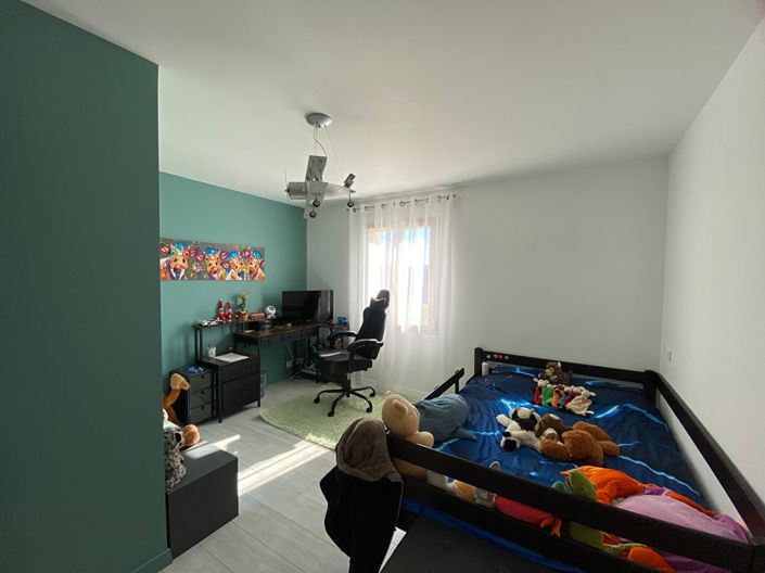 Image No.15-4 Bed House for sale