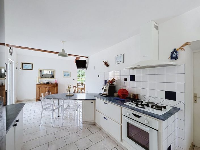 Image No.6-4 Bed House for sale