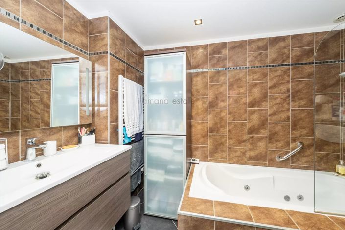Image No.19-2 Bed Apartment for sale