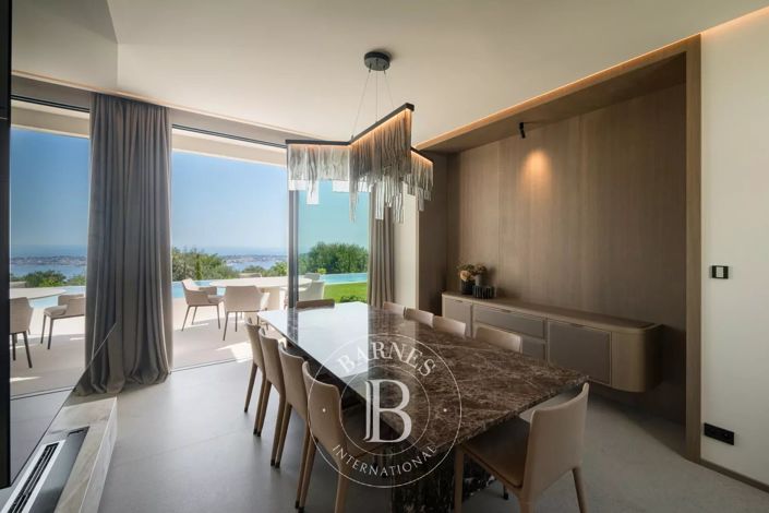 Image No.14-5 Bed House for sale