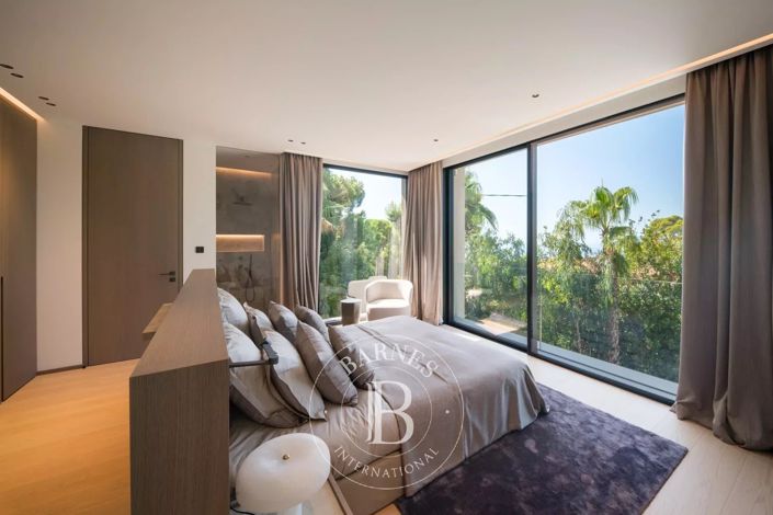 Image No.22-5 Bed House for sale