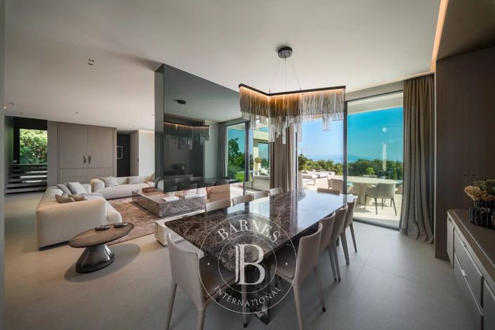 Image No.5-5 Bed House for sale