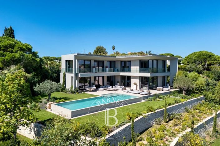 Image No.6-5 Bed House for sale