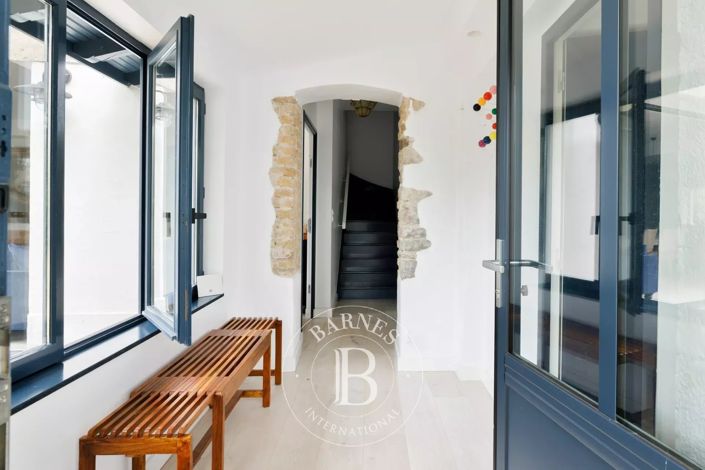 Image No.2-4 Bed House for sale