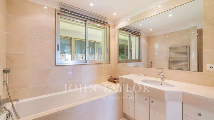 Image No.6-3 Bed Apartment for sale