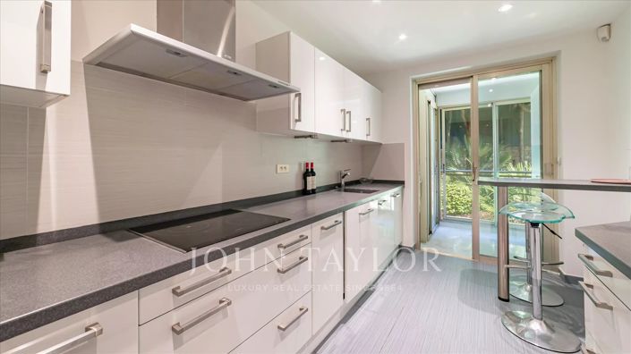 Image No.8-3 Bed Apartment for sale