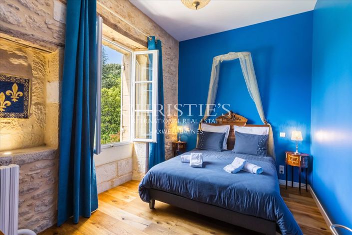 Image No.11-11 Bed Property for sale