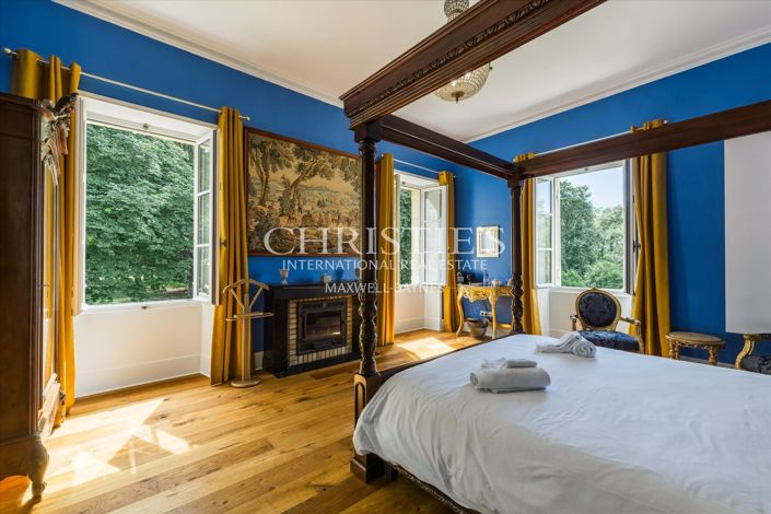 Image No.23-11 Bed Property for sale