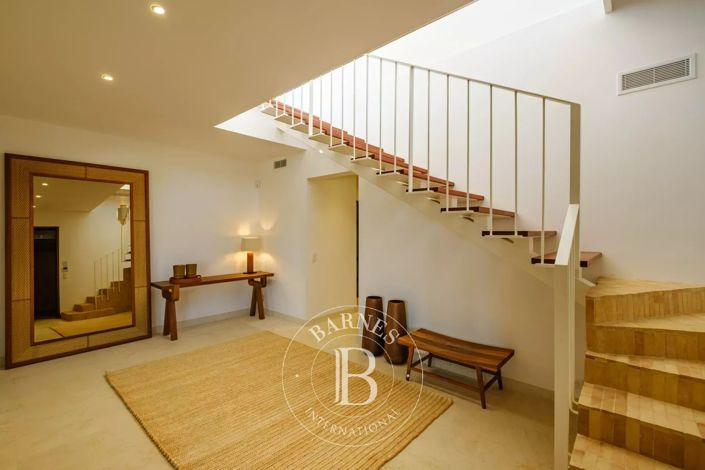 Image No.4-4 Bed House for sale