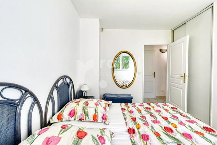 Image No.14-2 Bed House for sale