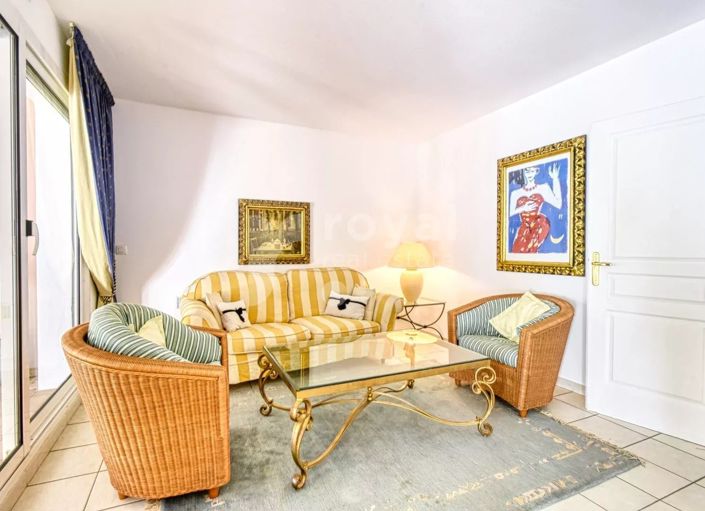 Image No.5-2 Bed House for sale