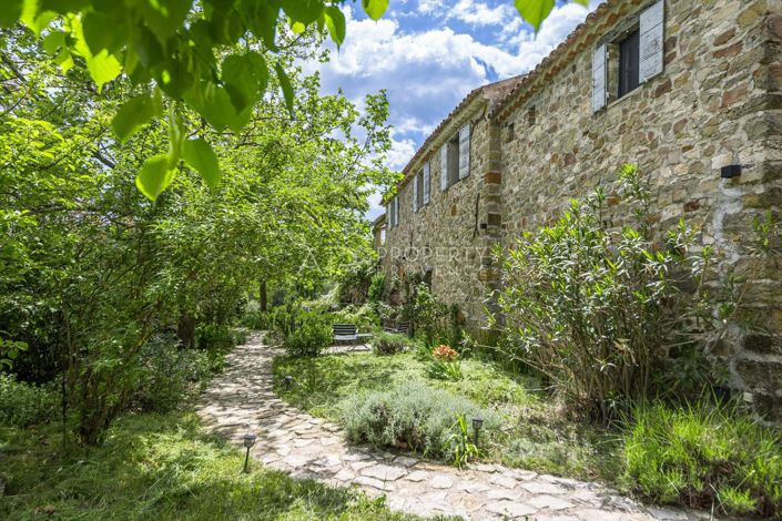 Image No.13-Propriété de 26 chambres à vendre à Oppedette