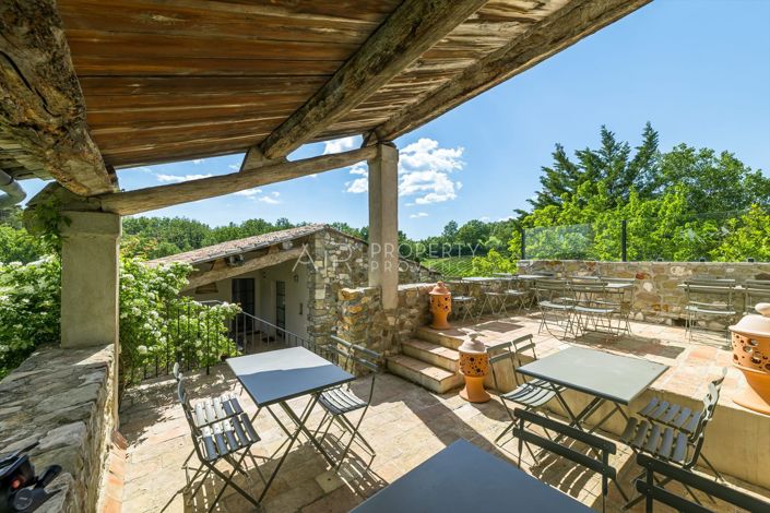 Image No.9-Propriété de 26 chambres à vendre à Oppedette