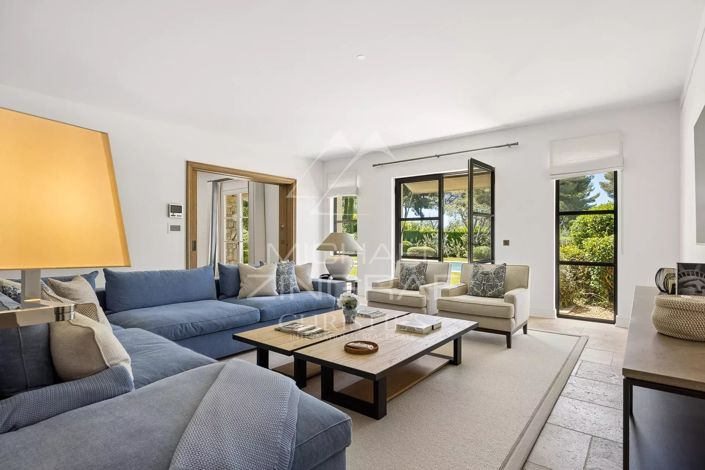 Image No.7-5 Bed House for sale