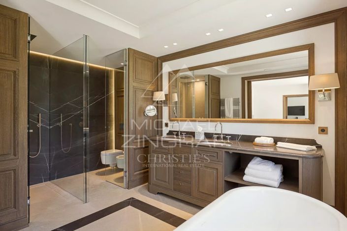 Image No.9-5 Bed House for sale