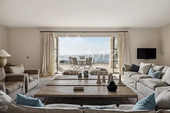 Image No.4-8 Bed House for sale